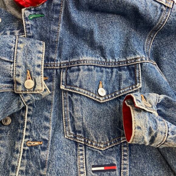 Vintage Denim Jacket with red contrast by Tommy Hilfiger L - Picture 5 of 9